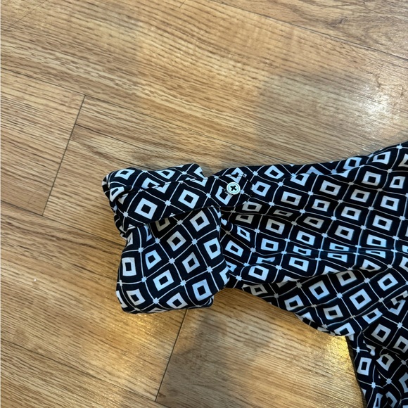 WH BM Silk Blouse Geometric Pattern Black/White SZ 6 - Picture 10 of 14